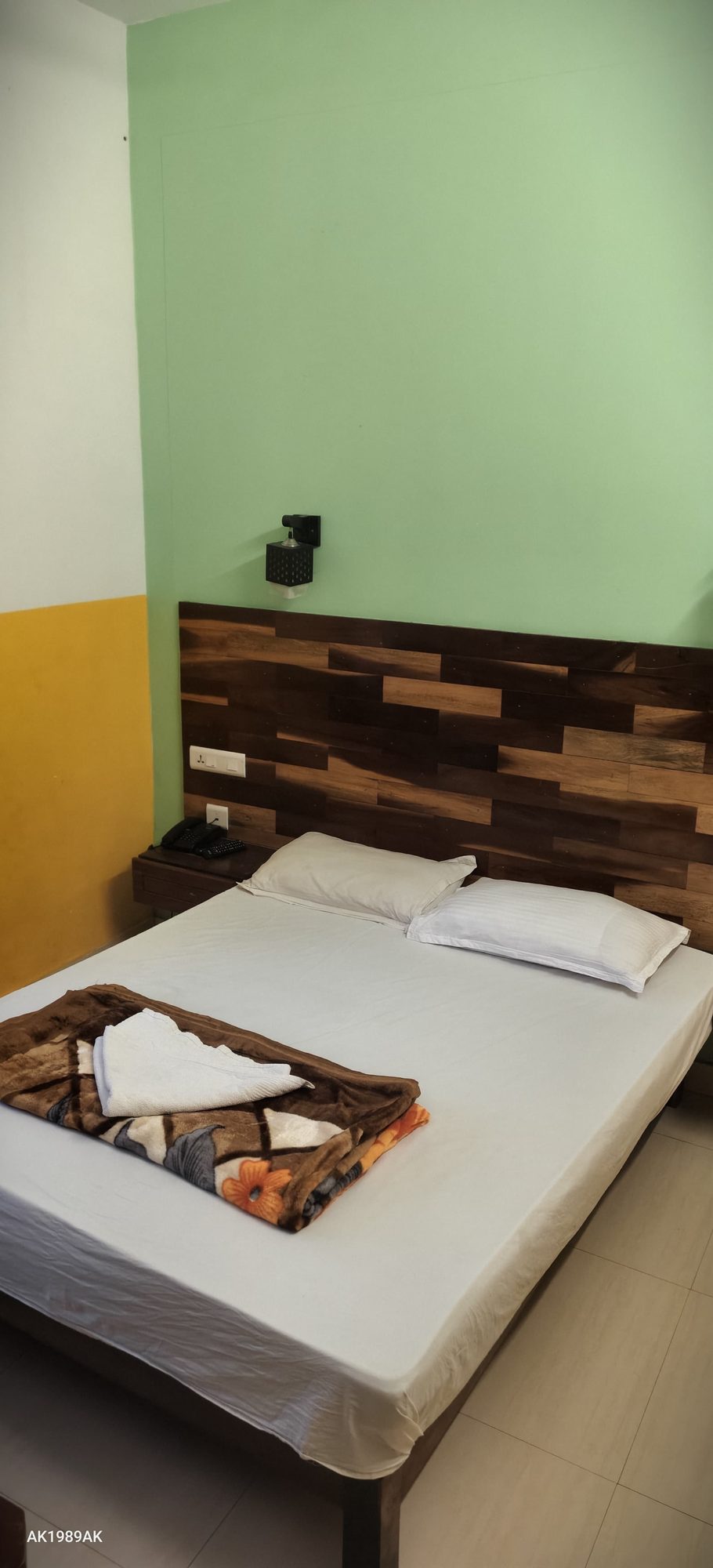 Non-AC Double Bed room alternate angle at Jumayira International